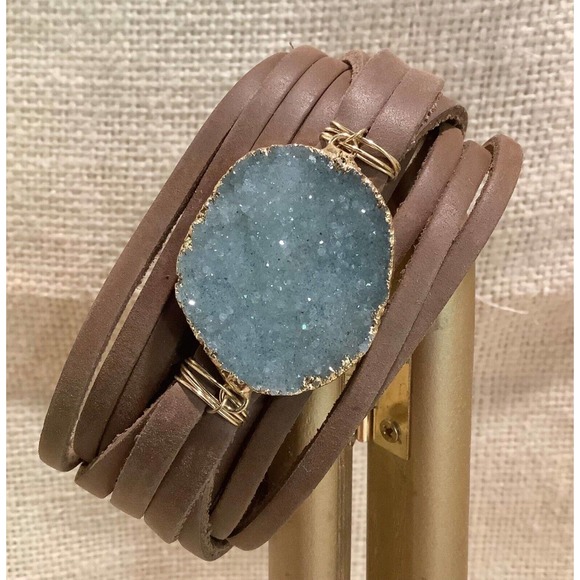 MGD Mindy Gold Designs cocoa brown leather band bracelet w/ crystal druzy stone - Picture 1 of 4